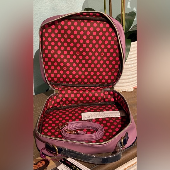 Nicole Lee Travel Handbag Romance in Paris - Picture 8 of 15